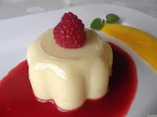 Mango - Pudding auf Himbeerspiegel ... - Rezept