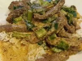 Steakstreifen in roter Kokoscurrysauce - Rezept - Bild Nr. 4