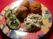 Rezept: rote Linsenbällchen und ein Quark-Pistazien-Dip rote Linsenbällchen und ein Quark-Pistazien-Dip - Rezept