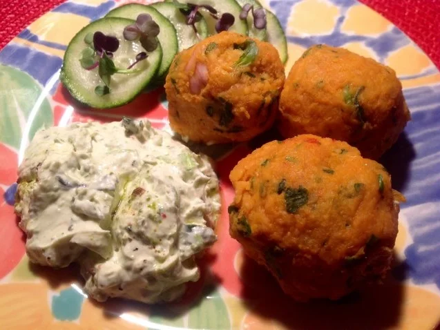 Rezept: rote Linsenbällchen und ein Quark-Pistazien-Dip Bild Nr. 2 rote Linsenbällchen und ein Quark-Pistazien-Dip - Rezept - Bild Nr. 2