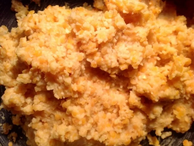 Rezept: rote Linsenbällchen und ein Quark-Pistazien-Dip Bild Nr. 4 rote Linsenbällchen und ein Quark-Pistazien-Dip - Rezept - Bild Nr. 4