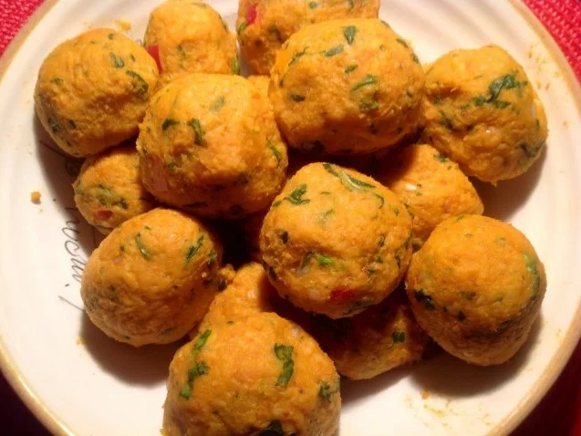 Rezept: rote Linsenbällchen und ein Quark-Pistazien-Dip Bild Nr. 7 rote Linsenbällchen und ein Quark-Pistazien-Dip - Rezept - Bild Nr. 7