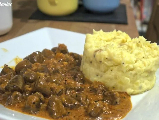 Rezept: Geschmorte Hühnerherzen mit Kartoffel-Knoblauch-Stampf Bild Nr. 10 Geschmorte Hühnerherzen mit Kartoffel-Knoblauch-Stampf - Rezept - Bild Nr. 10