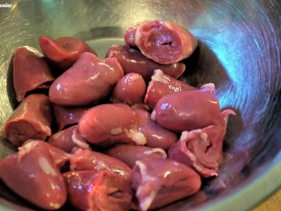 Rezept: Geschmorte Hühnerherzen mit Kartoffel-Knoblauch-Stampf Bild Nr. 2 Geschmorte Hühnerherzen mit Kartoffel-Knoblauch-Stampf - Rezept - Bild Nr. 2