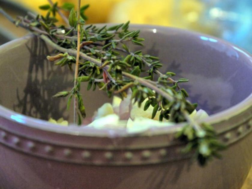 Geschmorte Hühnerherzen mit Kartoffel-Knoblauch-Stampf - Rezept