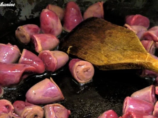 Rezept: Geschmorte Hühnerherzen mit Kartoffel-Knoblauch-Stampf Bild Nr. 5 Geschmorte Hühnerherzen mit Kartoffel-Knoblauch-Stampf - Rezept - Bild Nr. 5