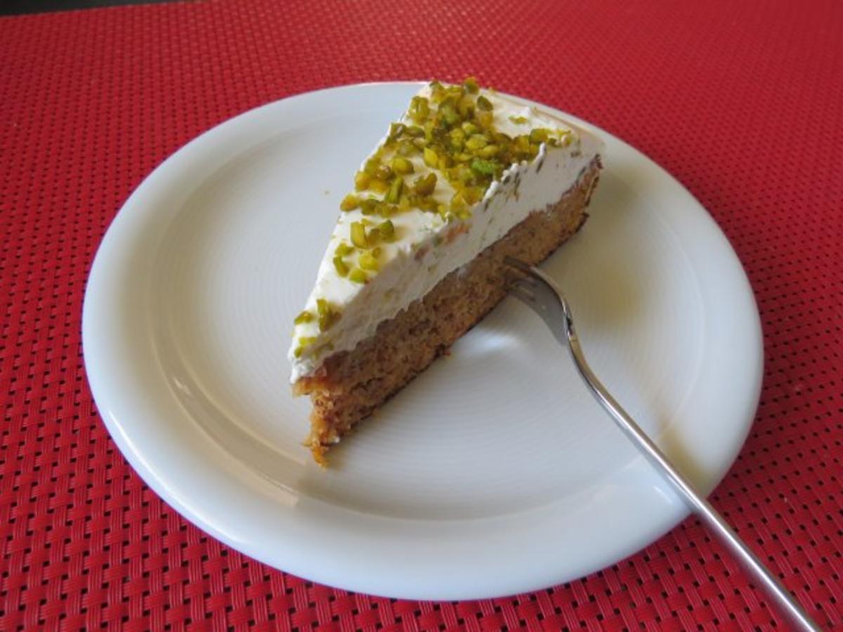 Karottenkuchen mit Limettenmascarpone - Rezept - kochbar.de