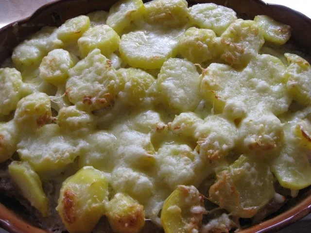 Kartoffel-Lauchauflauf mit Hackfleisch - Rezept