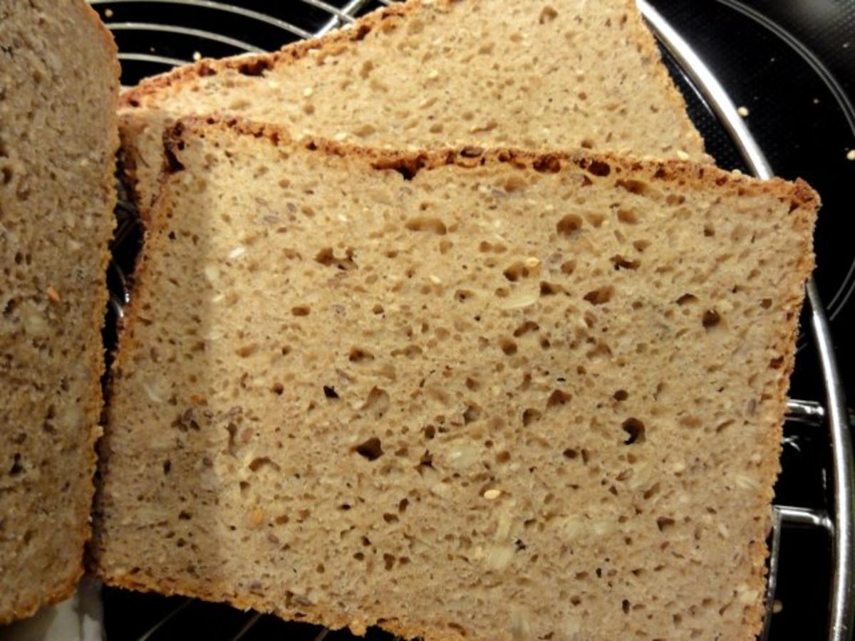 Brot:   ROGGEN-KÖRNER-BROT mit Sesamkruste - Rezept - Bild Nr. 2