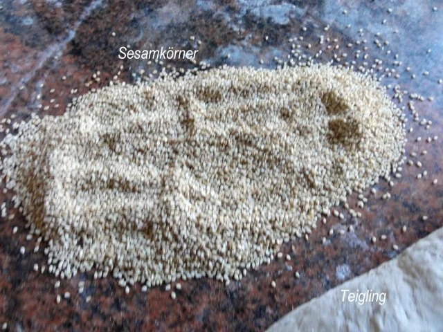 Brot:   ROGGEN-KÖRNER-BROT mit Sesamkruste - Rezept - Bild Nr. 5