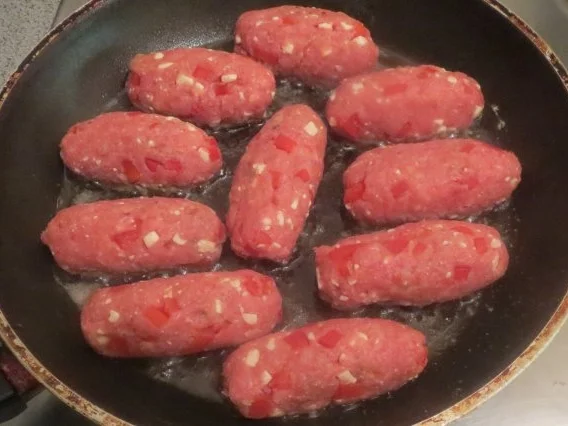 Rezept: Kochen: Köfte "Rot-Weiß" Bild Nr. 4 Kochen: Köfte "Rot-Weiß" - Rezept - Bild Nr. 4