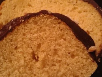 Rezept: Apfelmus- Guglhupf mit Schokoglasur Apfelmus- Guglhupf mit Schokoglasur - Rezept