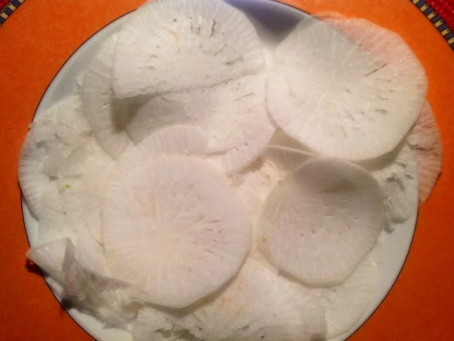 Rezept: Rübchen-Gurkensalat mit Lachs Bild Nr. 5 Rübchen-Gurkensalat mit Lachs - Rezept - Bild Nr. 5