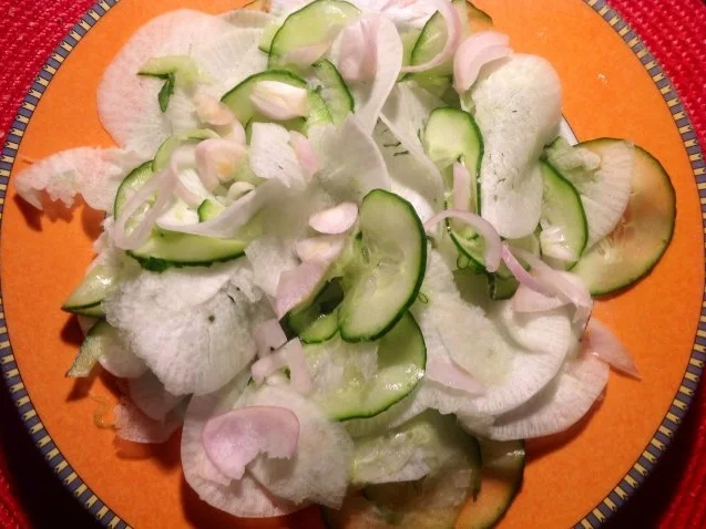 Rezept: Rübchen-Gurkensalat mit Lachs Bild Nr. 7 Rübchen-Gurkensalat mit Lachs - Rezept - Bild Nr. 7
