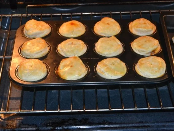 Australian Meat Pie in Muffin Form - Rezept - Bild Nr. 7