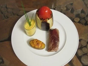 Zebrasteak/Windhoek, Kartoffel/Lüderitz, Aubergine mit Couscous-Dattel-Füllung - Rezept