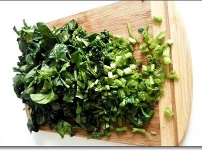 Rezept: Gebratene Forelle mit Kräutern gefüllt auf Spinat-Feta-Bett Bild Nr. 9 Gebratene Forelle mit Kräutern gefüllt auf Spinat-Feta-Bett - Rezept - Bild Nr. 9