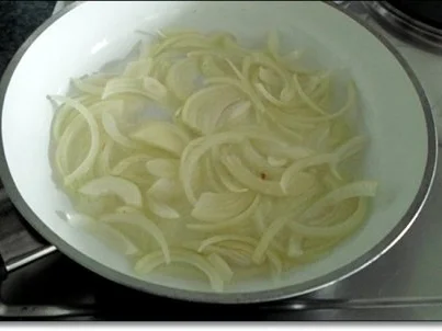 Rezept: Gebratene Forelle mit Kräutern gefüllt auf Spinat-Feta-Bett Bild Nr. 10 Gebratene Forelle mit Kräutern gefüllt auf Spinat-Feta-Bett - Rezept - Bild Nr. 10