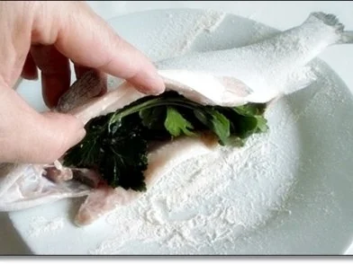 Rezept: Gebratene Forelle mit Kräutern gefüllt auf Spinat-Feta-Bett Bild Nr. 20 Gebratene Forelle mit Kräutern gefüllt auf Spinat-Feta-Bett - Rezept - Bild Nr. 20