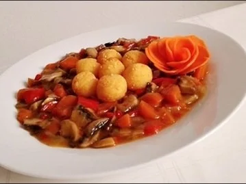 Pikante Champignons-Gemüse-Pfanne mit  Kartoffelbällchen - Rezept - Bild Nr. 2