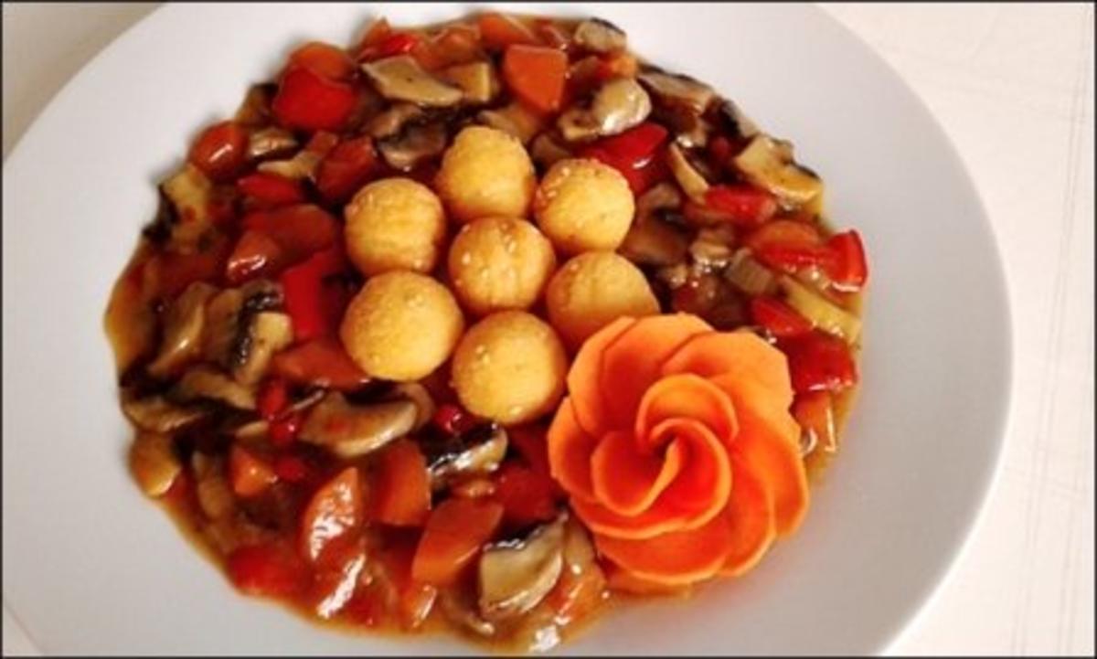 Pikante Champignons-Gemüse-Pfanne mit  Kartoffelbällchen - Rezept - Bild Nr. 3