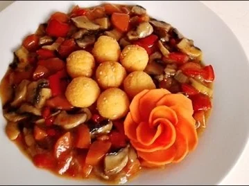 Pikante Champignons-Gemüse-Pfanne mit  Kartoffelbällchen - Rezept - Bild Nr. 3