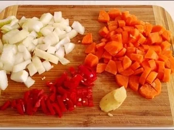 Pikante Champignons-Gemüse-Pfanne mit  Kartoffelbällchen - Rezept - Bild Nr. 6