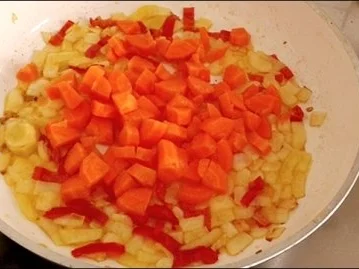 Pikante Champignons-Gemüse-Pfanne mit  Kartoffelbällchen - Rezept - Bild Nr. 8