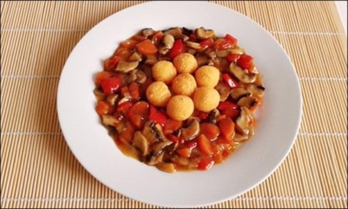 Pikante Champignons-Gemüse-Pfanne mit  Kartoffelbällchen - Rezept - Bild Nr. 24