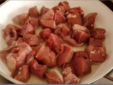 Zart geschmortes  Wildschwein-Edelgulasch mit „bunten Bandnudeln" - Rezept - Bild Nr. 7