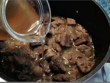 Zart geschmortes  Wildschwein-Edelgulasch mit „bunten Bandnudeln" - Rezept - Bild Nr. 12