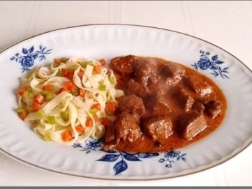 Zart geschmortes  Wildschwein-Edelgulasch mit „bunten Bandnudeln" - Rezept - Bild Nr. 23
