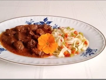 Zart geschmortes  Wildschwein-Edelgulasch mit „bunten Bandnudeln" - Rezept - Bild Nr. 24
