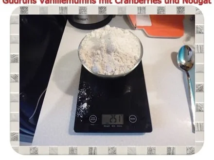 Muffins: Vanille-Muffins mit Cranberries und Nougat - Rezept - Bild Nr. 3