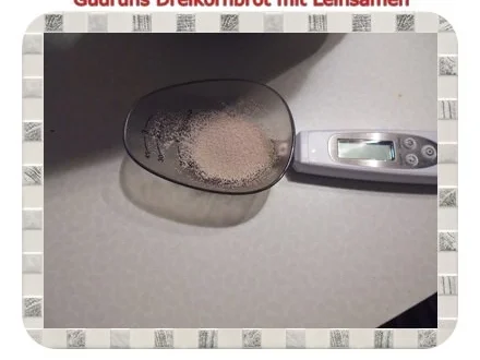 Rezept: Brot: Dreikorn-Leinsamenbrot Bild Nr. 3 Brot: Dreikorn-Leinsamenbrot - Rezept - Bild Nr. 3