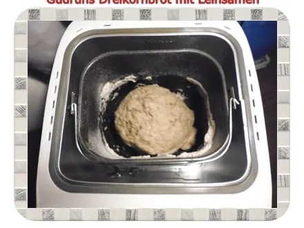 Rezept: Brot: Dreikorn-Leinsamenbrot Bild Nr. 11 Brot: Dreikorn-Leinsamenbrot - Rezept - Bild Nr. 11