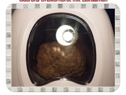 Rezept: Brot: Dreikorn-Leinsamenbrot Bild Nr. 12 Brot: Dreikorn-Leinsamenbrot - Rezept - Bild Nr. 12