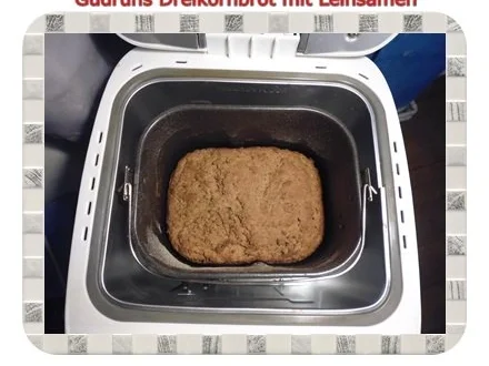 Rezept: Brot: Dreikorn-Leinsamenbrot Bild Nr. 14 Brot: Dreikorn-Leinsamenbrot - Rezept - Bild Nr. 14