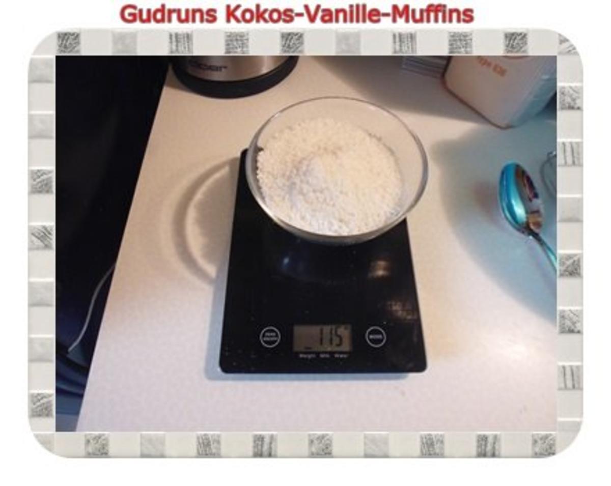 Muffins: Kokos-Vanille-Muffins gefüllt mit Sultaninen - Rezept - Bild Nr. 4