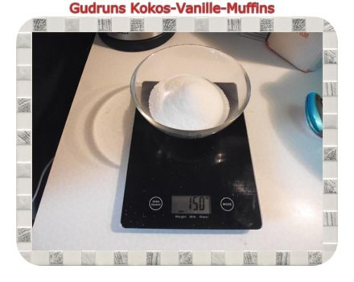 Muffins: Kokos-Vanille-Muffins gefüllt mit Sultaninen - Rezept - Bild Nr. 5