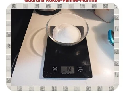 Rezept: Muffins: Kokos-Vanille-Muffins gefüllt mit Sultaninen Bild Nr. 5 Muffins: Kokos-Vanille-Muffins gefüllt mit Sultaninen - Rezept - Bild Nr. 5