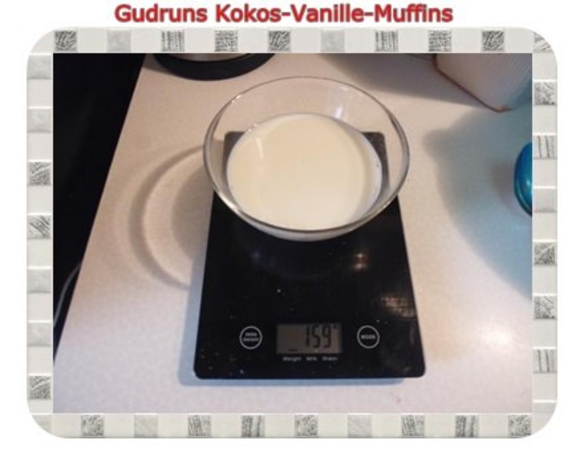 Muffins: Kokos-Vanille-Muffins gefüllt mit Sultaninen - Rezept - Bild Nr. 6