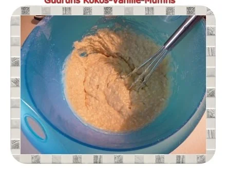 Rezept: Muffins: Kokos-Vanille-Muffins gefüllt mit Sultaninen Bild Nr. 9 Muffins: Kokos-Vanille-Muffins gefüllt mit Sultaninen - Rezept - Bild Nr. 9