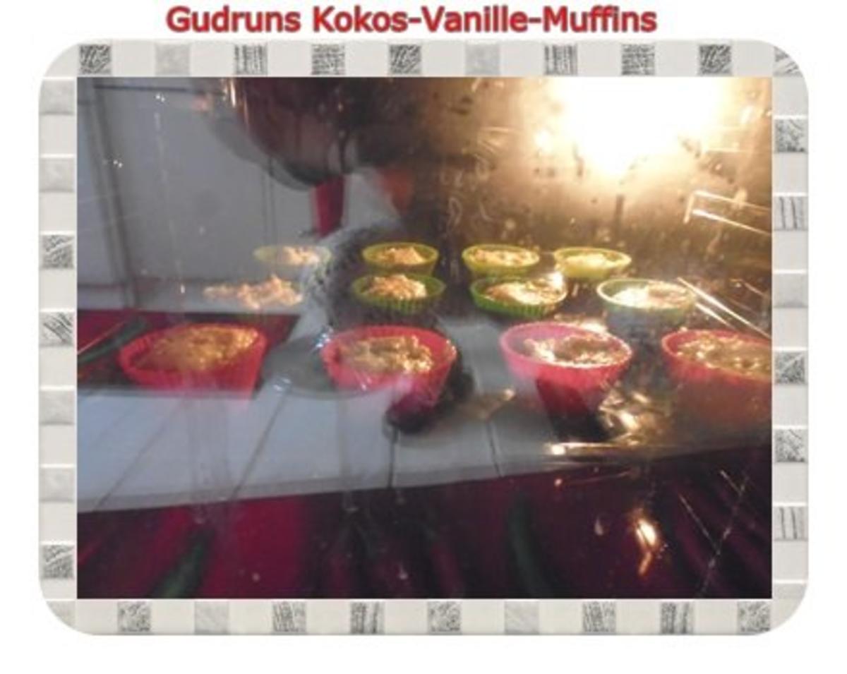 Muffins: Kokos-Vanille-Muffins gefüllt mit Sultaninen - Rezept - Bild Nr. 12