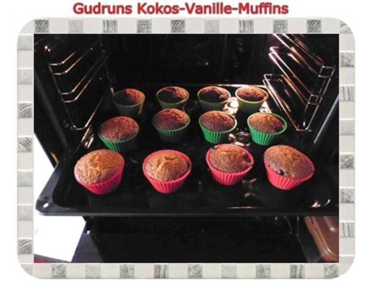 Muffins: Kokos-Vanille-Muffins gefüllt mit Sultaninen - Rezept - Bild Nr. 13