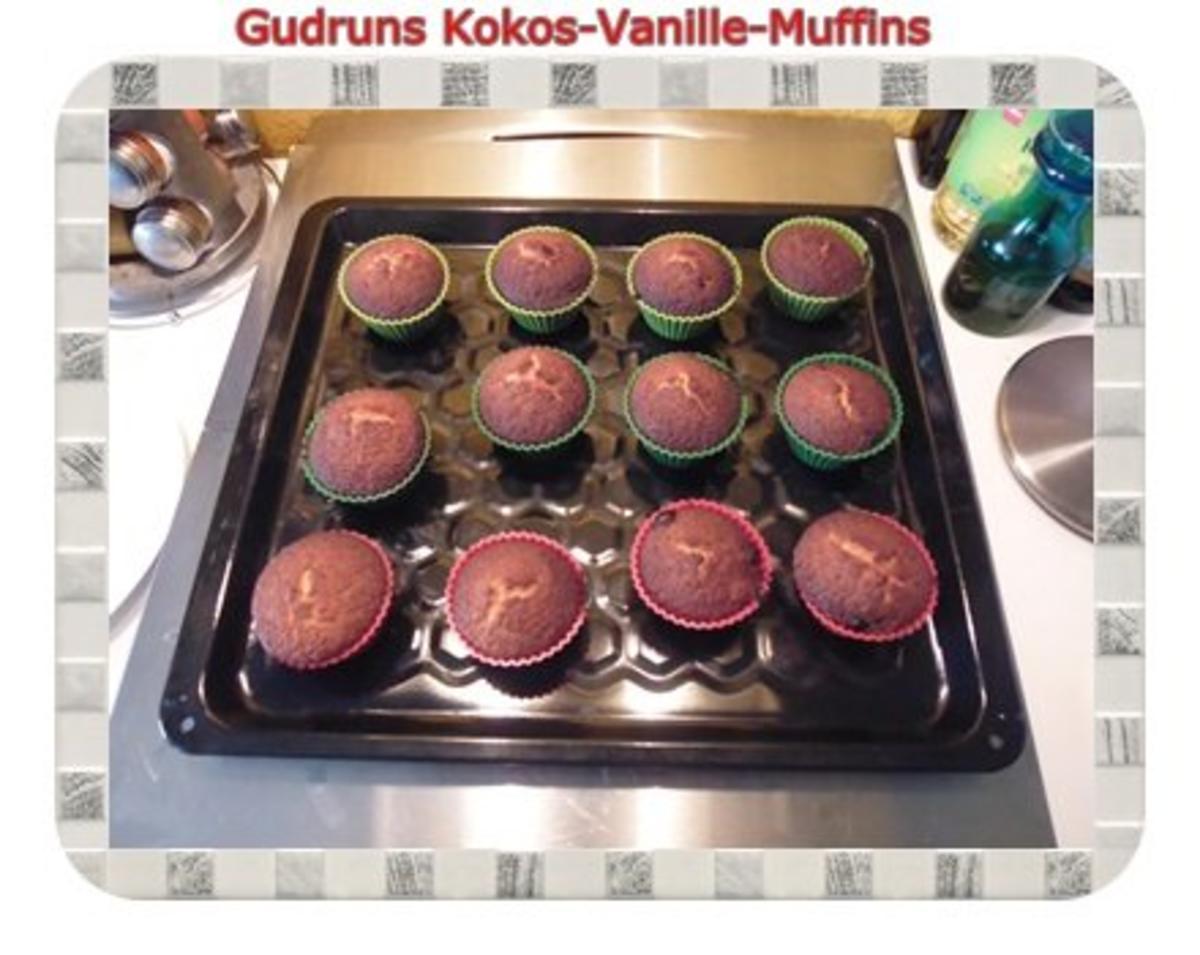 Muffins: Kokos-Vanille-Muffins gefüllt mit Sultaninen - Rezept - Bild Nr. 14