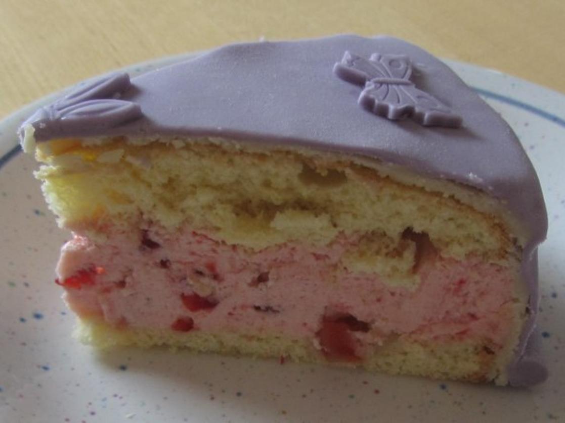 Erdbeer-Buttercreme-Törtchen (20er) - Rezept - kochbar.de