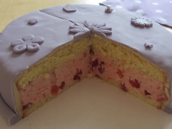 Erdbeer-Buttercreme-Törtchen (20er) - Rezept