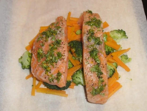 Rezept: Lachs im Pergamentpapier Bild Nr. 3 Lachs im Pergamentpapier - Rezept - Bild Nr. 3