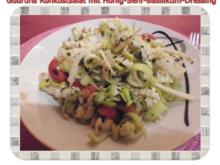 Salat: Rohkostsalat mit Honig-Senf-Basilikum-Dressing - Rezept